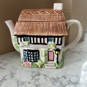 Cottage Teapot with Brown Roof